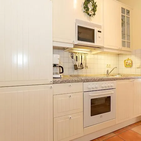 Strandstrasse 32 Strandstrasse 32-19 * Ostseebad Kühlungsborn